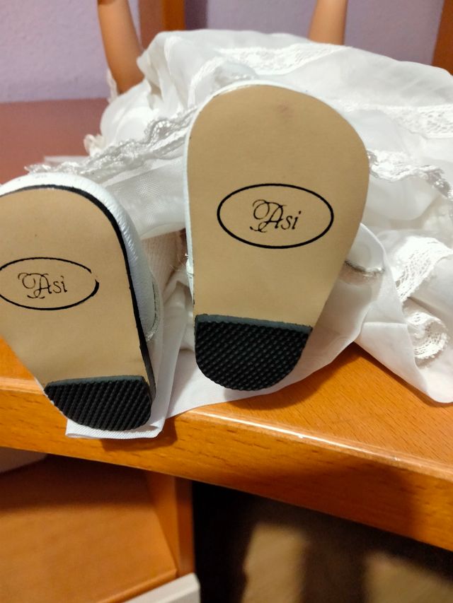 Muñeca comunión Así - Vestido blanco