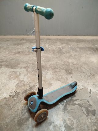 Patinete Globber con luz para niños