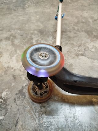 Patinete Globber con luz para niños