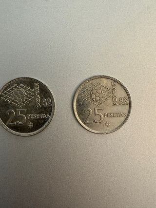 2 Monedas: 25 Pesetas España 82 