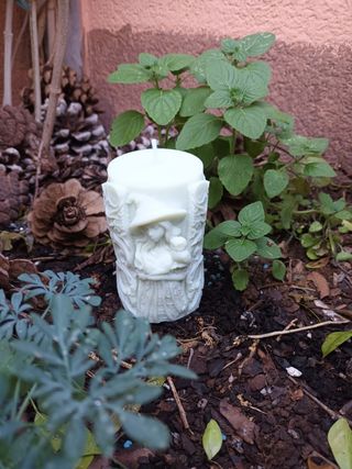 Vela de soja artesanal con diseño de búho