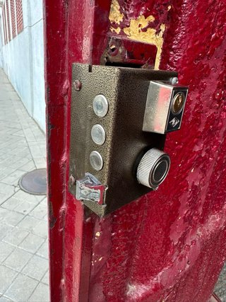 Cerradura puerta antigua