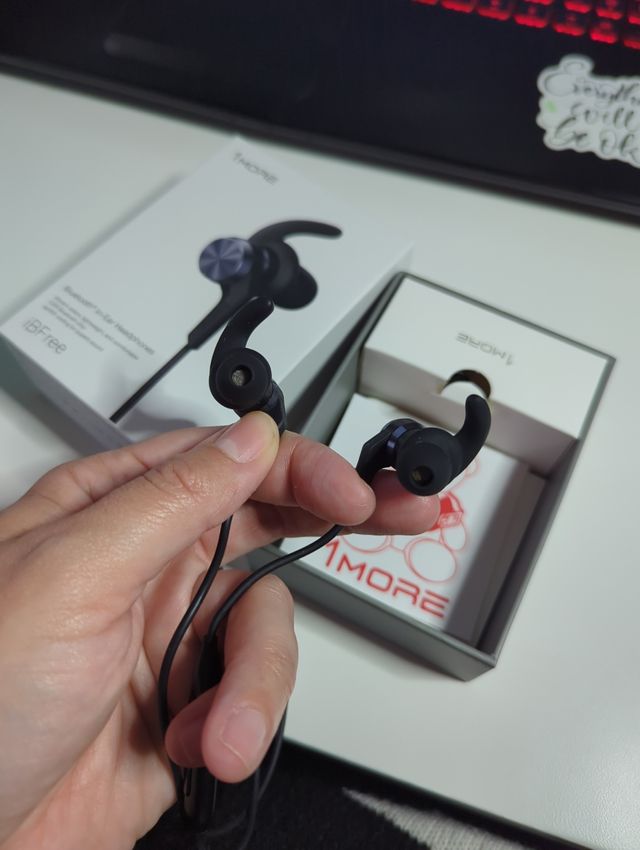 Fones de ouvido 1MORE iBFree Bluetooth NOVOS