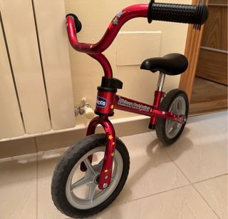 Chicco Bicicleta sin pedales Bullet Balance para niños de 2 a 5 años hasta 25 kg, Bici para aprender a mantener el equilibrio con manillar y sillín ajustables, Rojo - Juguetes para niños de 2 a 5 años