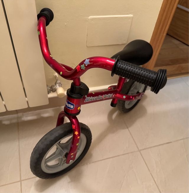 Chicco Bicicleta sin pedales Bullet Balance para niños de 2 a 5 años hasta 25 kg, Bici para aprender a mantener el equilibrio con manillar y sillín ajustables, Rojo - Juguetes para niños de 2 a 5 años