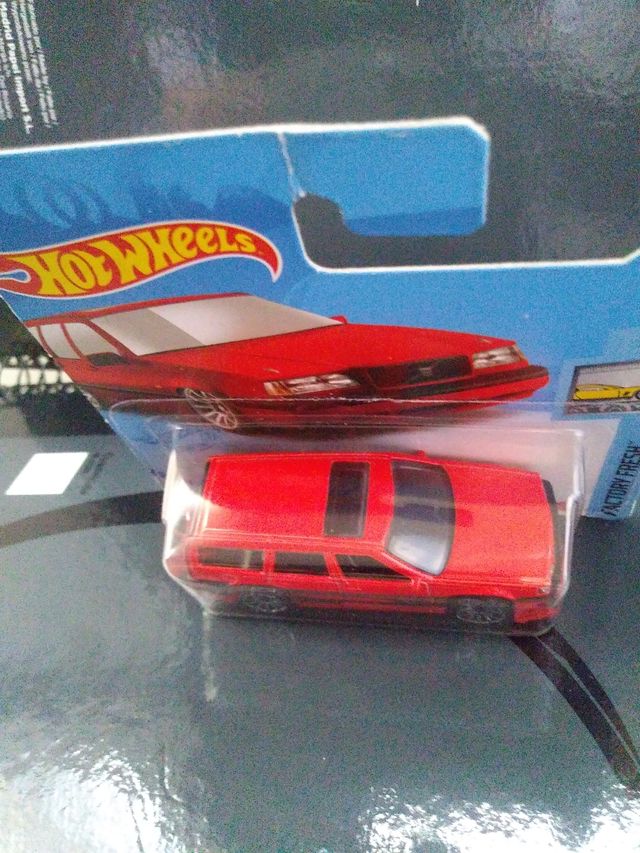 Hot Wheels Volvo 850 Estate