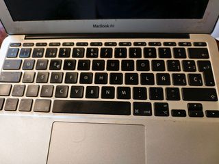 MacBook Air Plata. Año 2012 en buena estado
