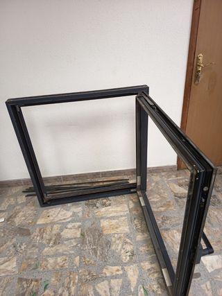 Ventana azul oscuro aluminio  7016