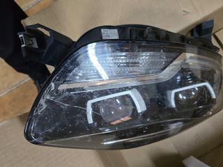 Faro Renault Scenic 2017