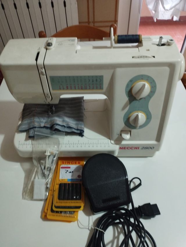Necchi 2800 Macchina da Cucire