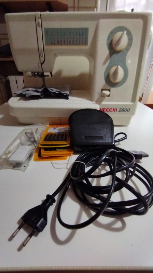 Necchi 2800 Macchina da Cucire