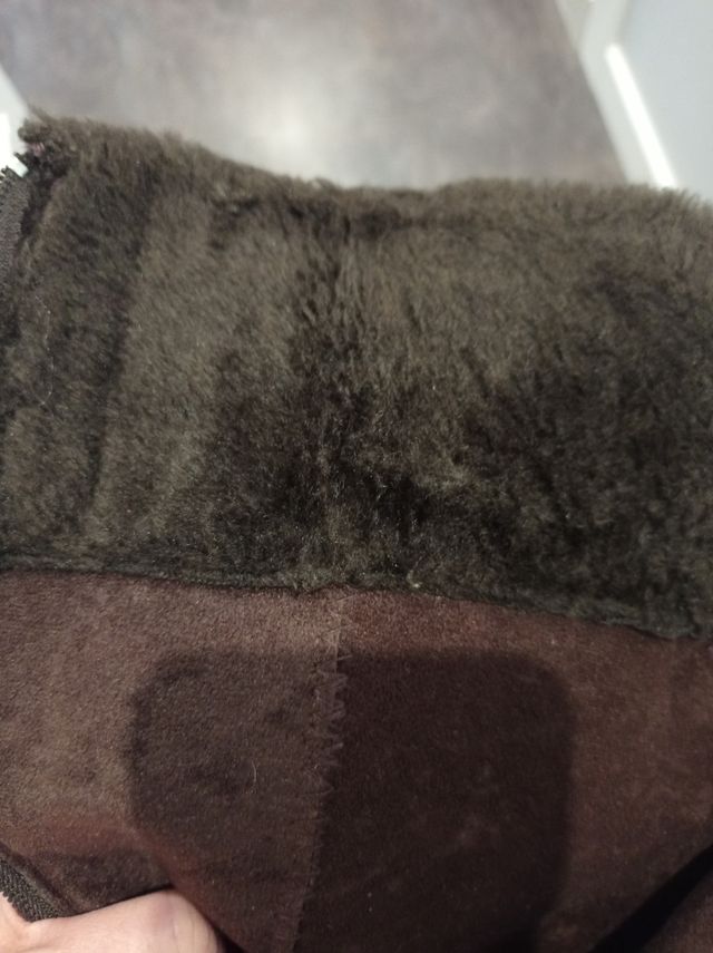 Bota de ante marrón caña 