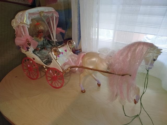 Carroza Barbie y Caballo