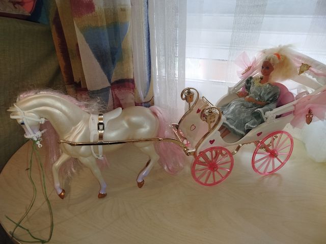 Carroza Barbie y Caballo