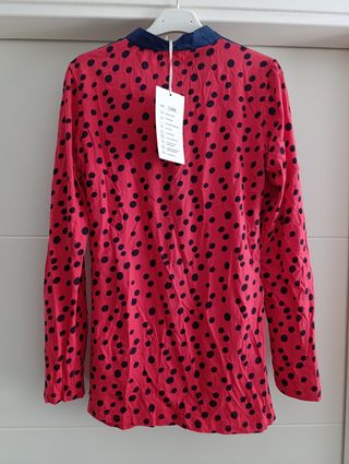 Camiseta  manga larga.