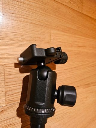 Trípode fotográfico ligero Amazon Basics