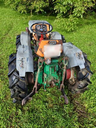 Tractor Goldoni Universal articulado