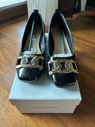 Scarpe Estrada di vernice nere con dettaglio oro