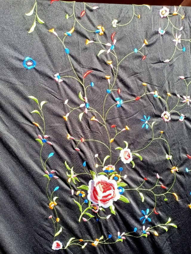 Mantón manila 150x150