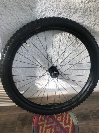 Llanta RaceFace AR30 29 y Magic Mary 2.6