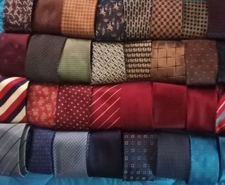 Lote Corbatas . Unidad 10€

