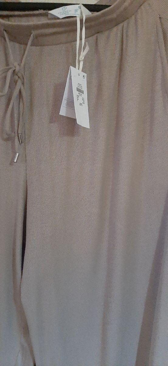 Pantalón ancho beige mujer