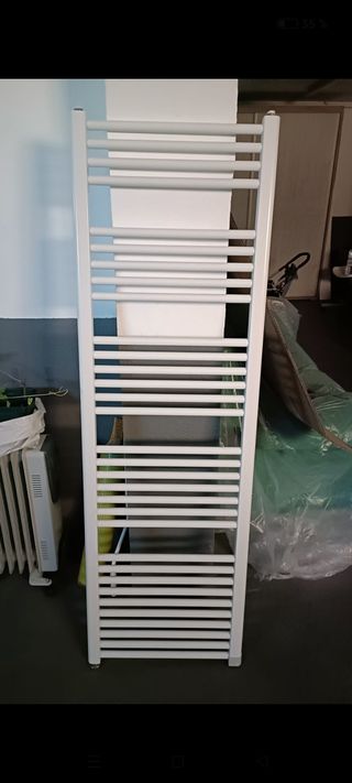Radiador toallero de agua.