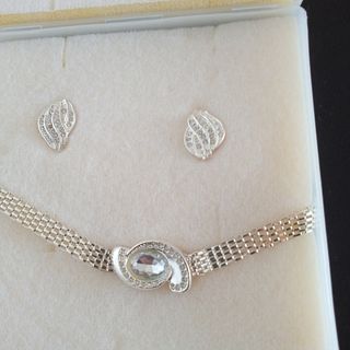 Conjunto collar pendientes Nuevo