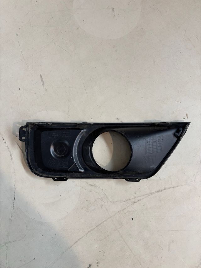 Plastico faro antiniebla Renault Master 3.