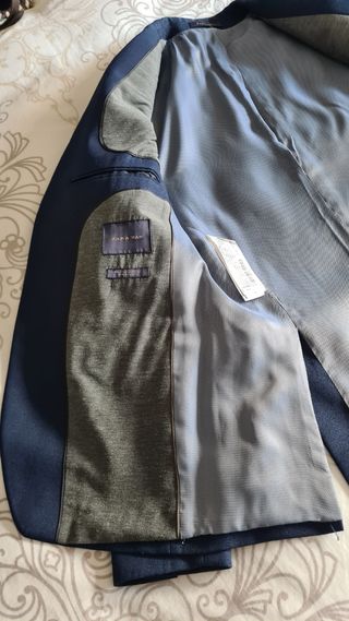 Traje Zara azul marino