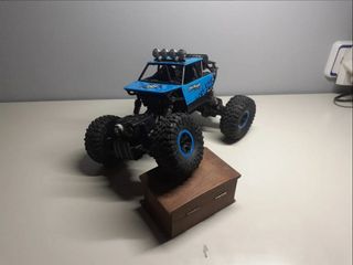 Coche teledirigido 4x4 todoterreno