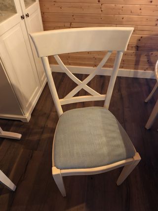 Mesa ovalada extensible + 6 sillas comedor.