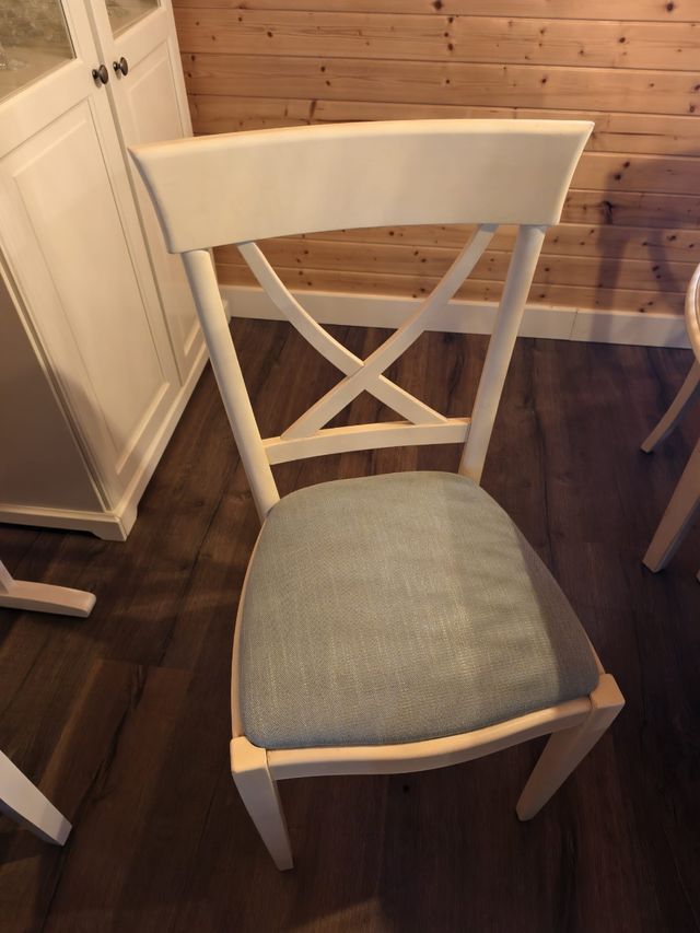 Mesa ovalada extensible + 6 sillas comedor.