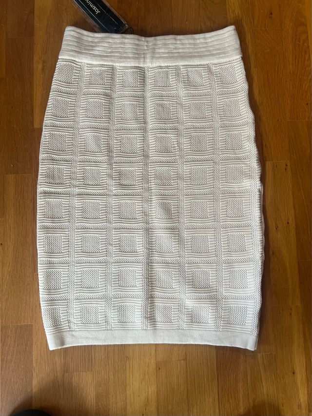 Falda tubo beige talla TU