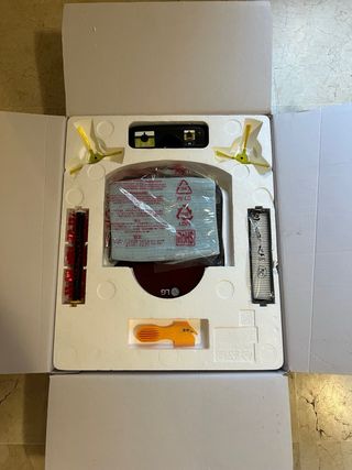 Robot aspirador LG Hombot Square rojo