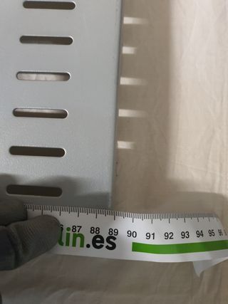 17  Baldas metálicas perforadas