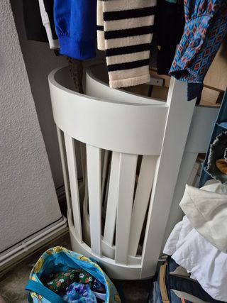 Cuna bebé ovalada blanca