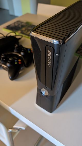 Xbox 360 + 3 mandos + 5 juegos
