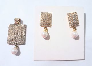 Colgante y pendientes bisuteria