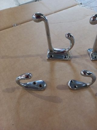 Lote de 5 Colgadores con tornillos