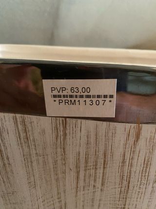 Jarrón cerámico blanco y plata