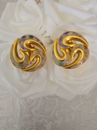 Pendientes dorados multicolor.  Vintage