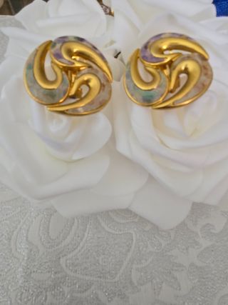 Pendientes dorados multicolor.  Vintage