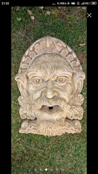 Mascheroni per fontane da giardino.