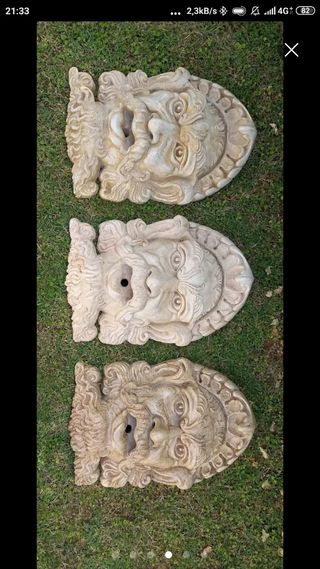 Mascheroni per fontane da giardino.