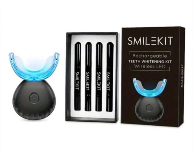 Kit per lo sbiancamento dei denti SmileKit COMPLETAMENTE NUOVO
