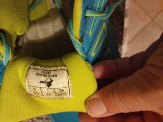 Scarpe trekking blu e gialle