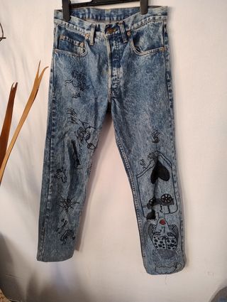 Vaqueros Levi's pintados a mano