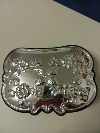 Caja joyero de plata inalterable y terciopelo