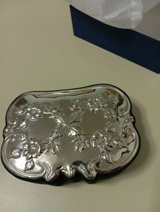 Caja joyero de plata inalterable y terciopelo